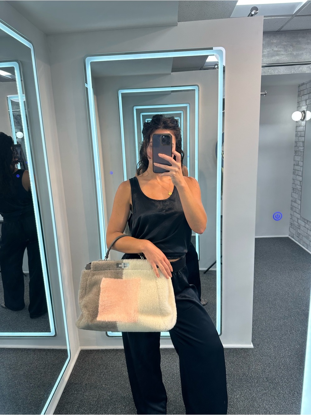 Fendi Bag - Picture 17 of 17